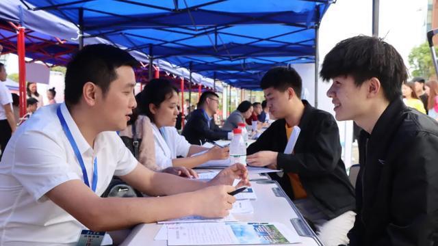 吃过亏才懂，应聘同一个企业，校招和社招的薪资待遇差别很大
