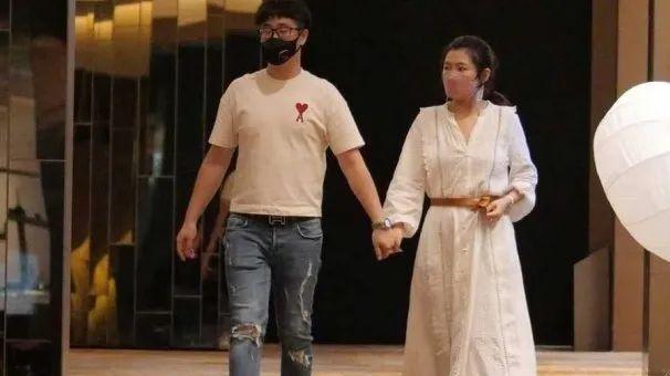 Selina|热搜爆了！国民甜心承认离了，发誓永不再婚！