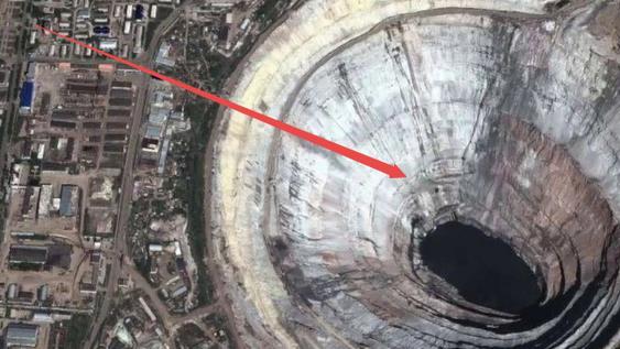 苏联打算挖穿地球，为啥挖到12262米就突然不挖了？发生了什么？