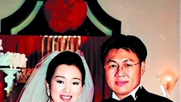 郭德纲|巩俐现身北京，陪法国总统访华，从明星变为政要，完成华丽转型