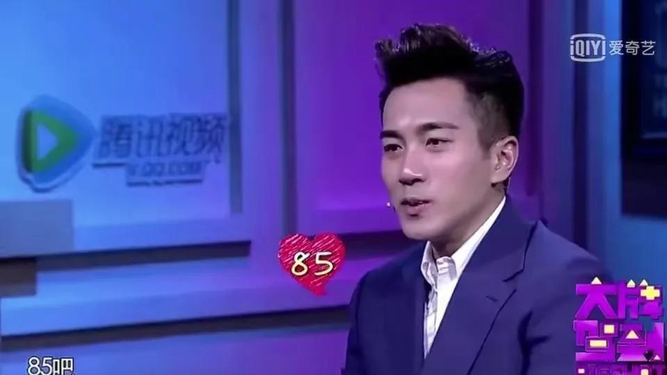 杨幂|曝杨幂坚持离婚原因：定居香港变疏远，婚礼有不满，诱惑多信任少