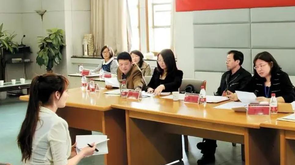 斯蒂芬·库里|50岁父亲哭诉：我女儿1.67德才兼备，复试凭啥不过？网友：清醒点