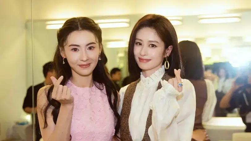 张柏芝湾区生图：粗臂膀厚肉背，四十岁真实体态一览无余