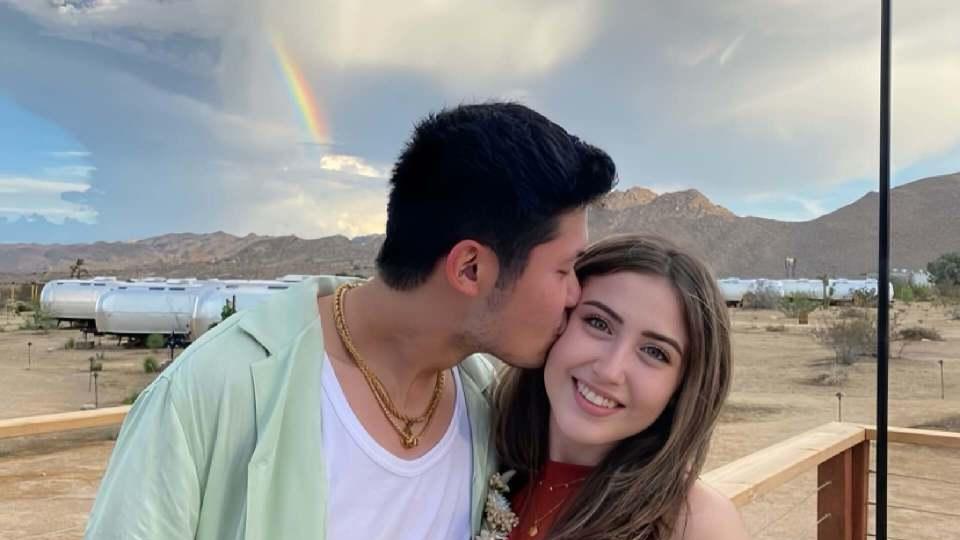 香港知名男星儿子公开新恋情，在好莱坞出道，女儿与同性伴侣结婚