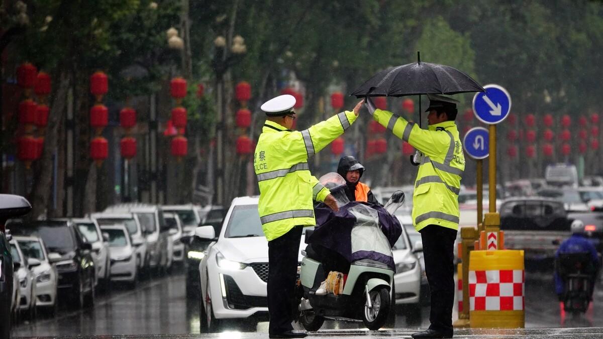 辅警|6月起辅警、消防大队、网格员招人，不限专业，有五险一金
