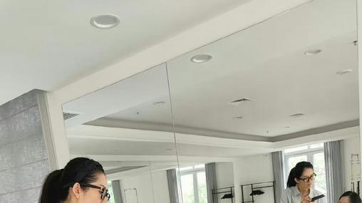 姐姐太拼！谢娜晒视频否认假弹，请来给甄嬛传配乐的古筝老师苦练