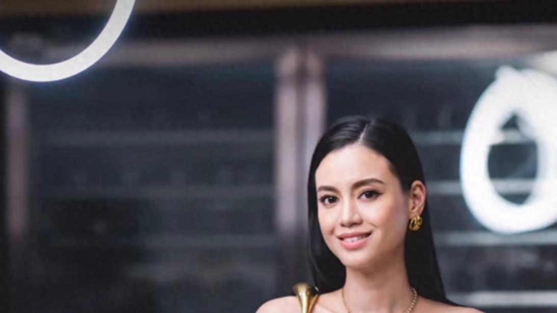 林恬儿打扮贵气为丈夫庆生，在自家的新餐厅办派对，夫家资产200亿