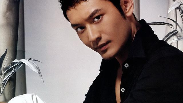 黄晓明晒日常照，疑似与前妻杨颖划清界限，被质疑与光明会有关系