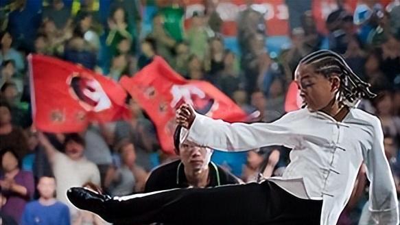 成龙|导演为了捧儿子出资请成龙客串《功夫梦》，成龙：给的少了