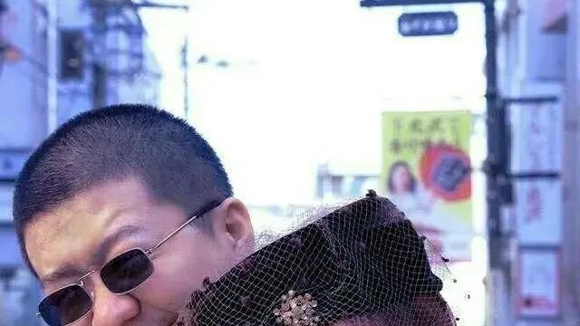 笑果文化|脱口秀演员都容不了？举报者被骂到求饶：求你们放过我！别再扒了