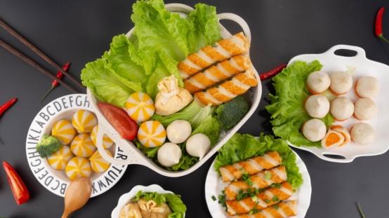 生菜|吃火锅时，为啥盘子里都会垫生菜，能吃吗？多亏火锅店朋友告知！