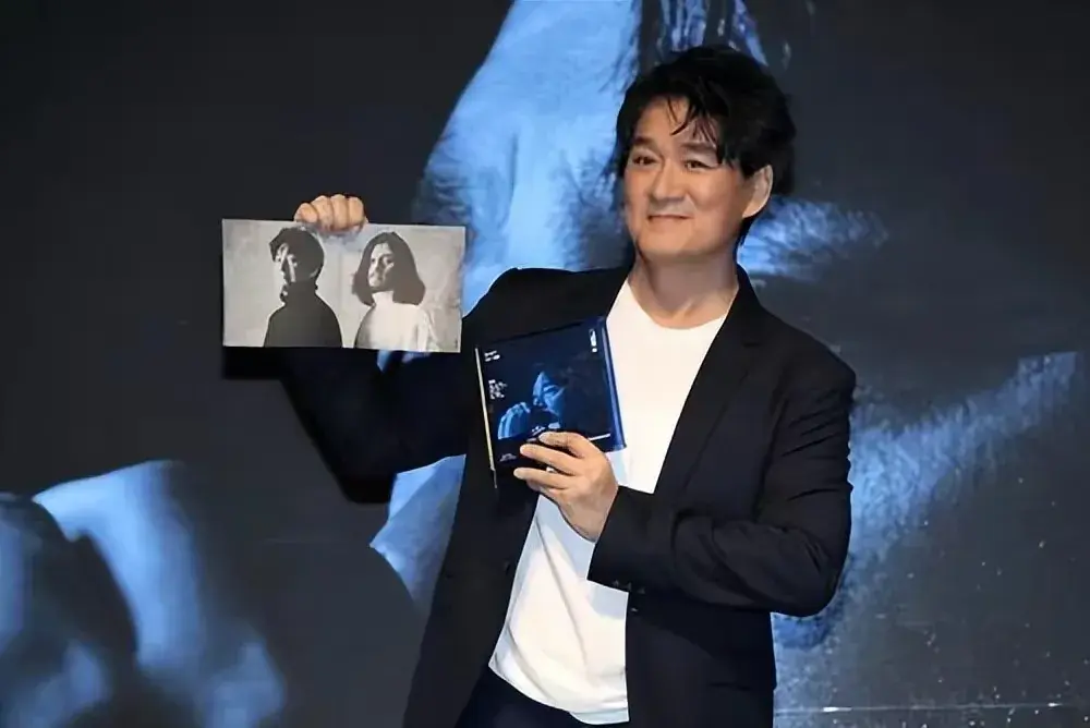 混血儿也有心酸，刘烨儿子近照大变样，周华健看着比儿子还年轻