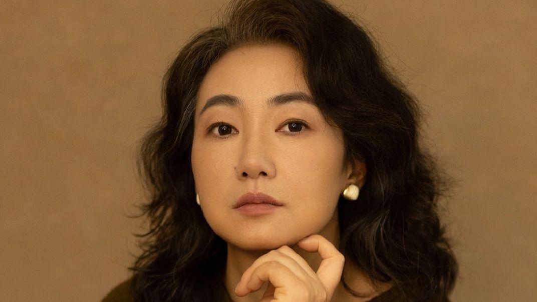 女人到五六十岁，尽量别留黑长直、烫泡面卷，换这3种发型更洋气