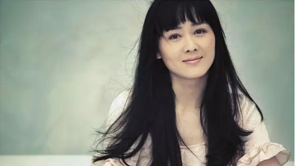 李琳：被导演前夫一巴掌扇到离婚！再婚嫁世界冠军后，如今这样了