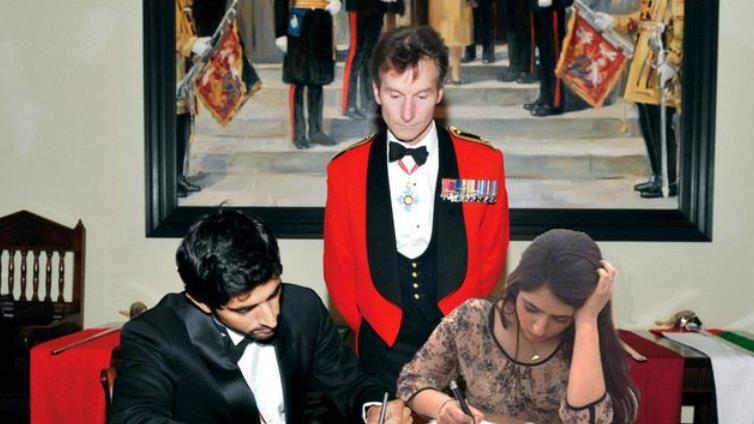 谢克哈是中东第一美人，婚后沦为生子机器，盛世美颜只给丈夫看