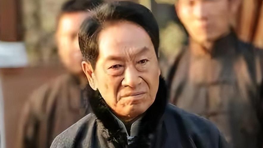 演员王奎荣：68岁娶小37岁饶芯语，71岁老来得女，近况如何？