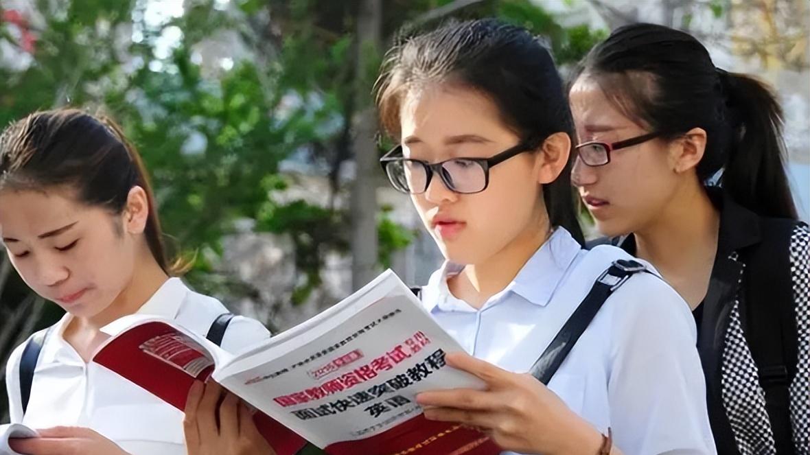 教师|中小学教师编制或成为泡影？改成参聘制后，超7成岗位招聘遇冷