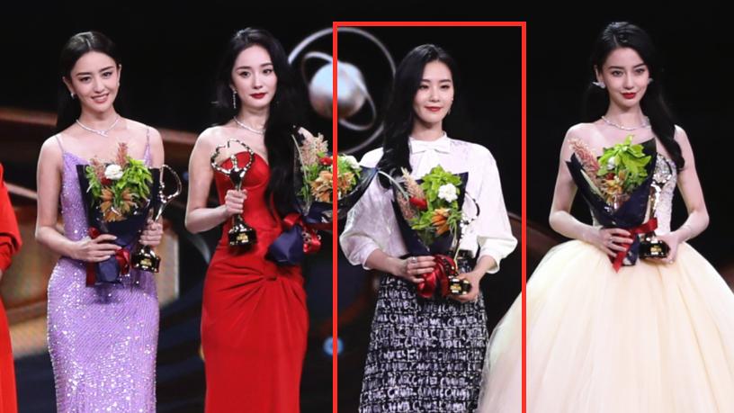 杨紫|热巴杨紫微博之夜人缘差距甚大：一个被众星捧月一个木讷无人问津