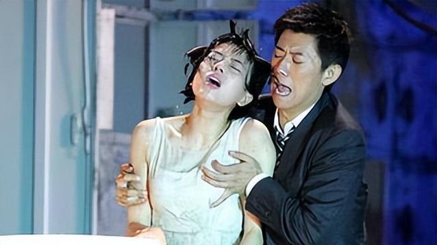 |被爆“开放式关系”后，高圆圆的现状，终于露出了“冰山一角”