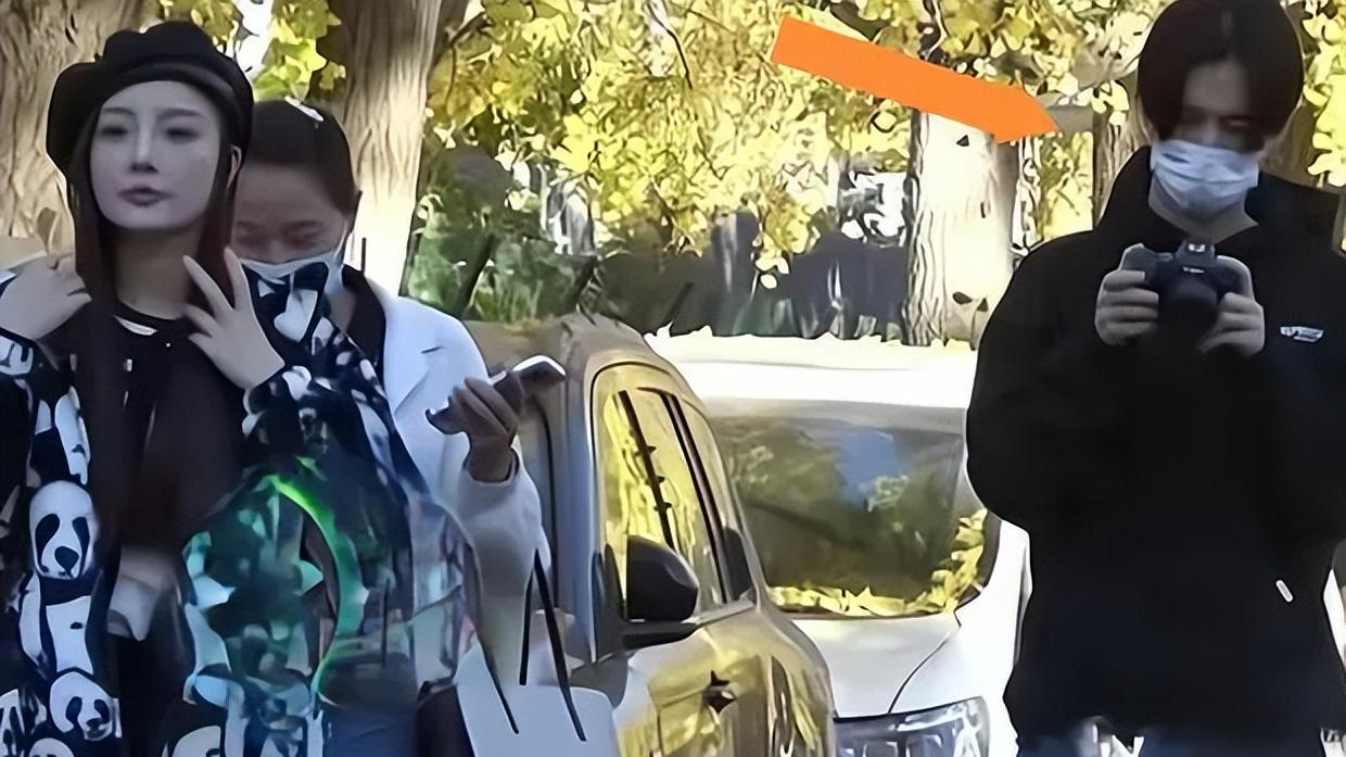 李小璐车内自拍妆容精致，配文甜蜜疑似谈恋爱，疑约会嘻哈歌手