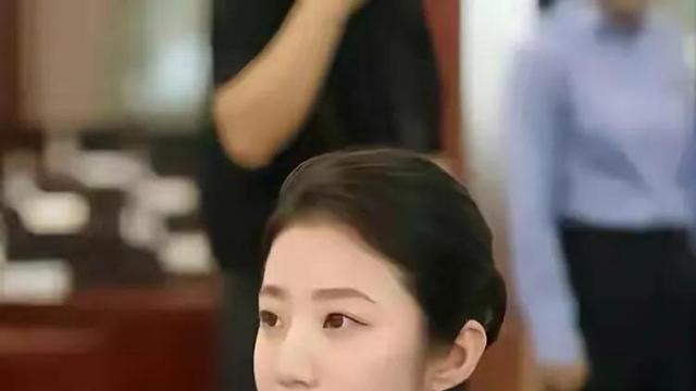 刘洁|从陈副区长到戴副局长，卿本佳人，为何做了贼？