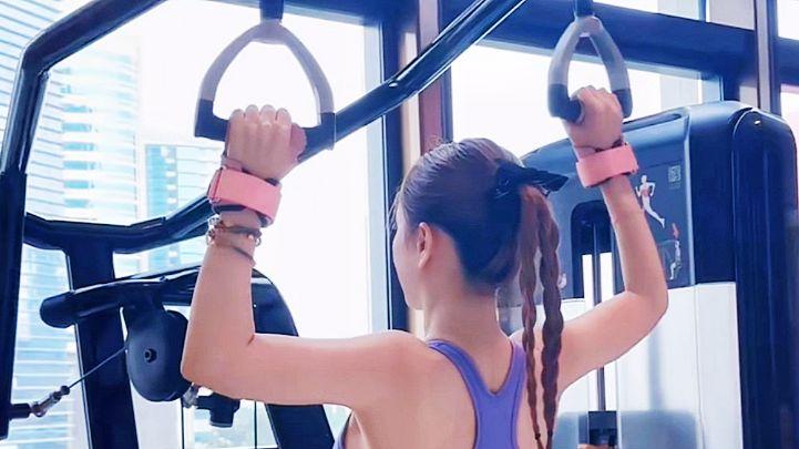 41岁李小璐晒健身照，皮肤白皙状态似少女，网友：做最美好的自己