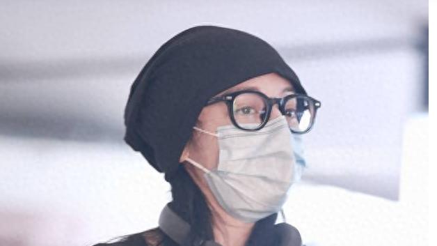 令人心动的offer第五季|迪丽热巴素颜黑框眼镜录制花儿与少年5