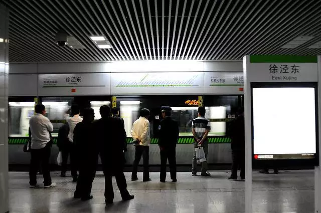 官媒发声痛批！张雪峰，犯天条了？