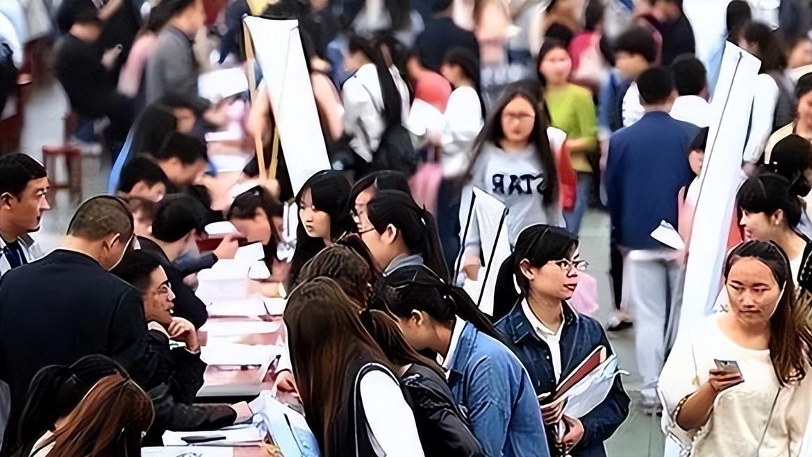 中石化校招名单出炉，看到学历学霸们集体沉默了，网友：干得漂亮