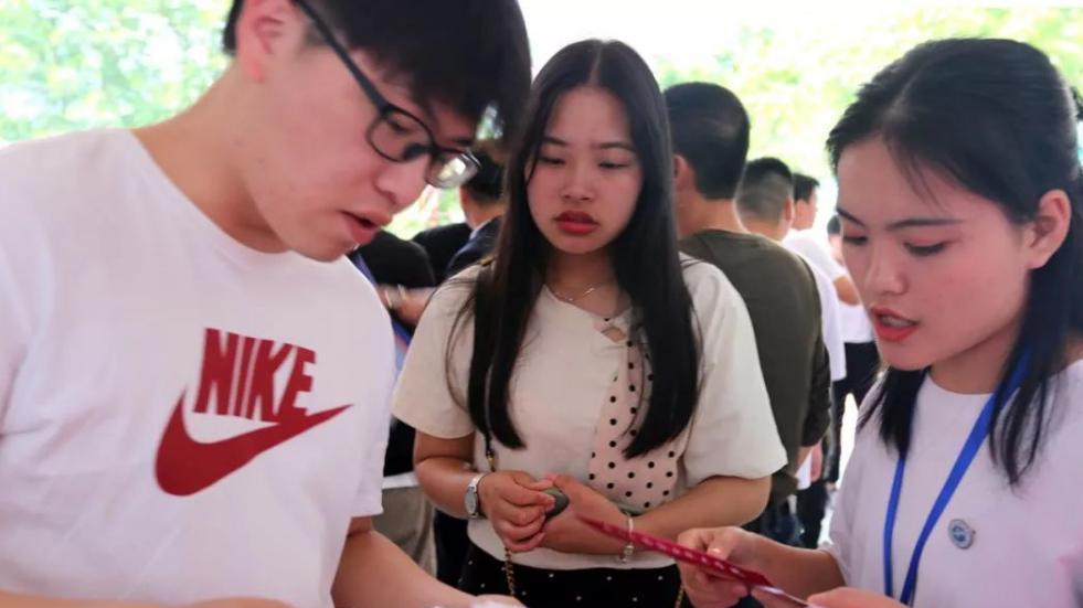 春招|今年春招大厂门槛降低，老师：不要高兴太早，警惕校招陷阱