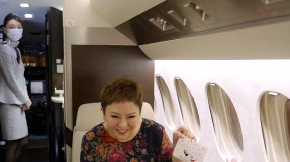 向太|向华强晒生活Vlong，向太168元长裙被赞接地气，孙子脸曝光像向佐