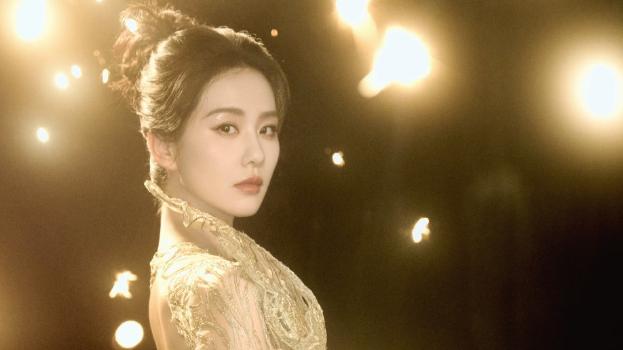 ELLE盛典：李思思周冬雨状态比杨紫热巴娜扎好，李宇春刘雨昕比酷