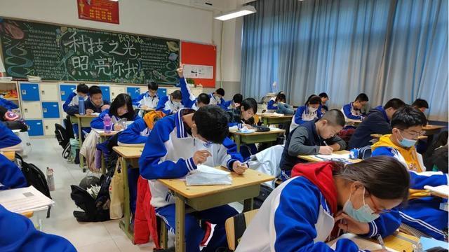 2023年强基入围分数公布，多所985高校分数下降，或与张雪峰有关