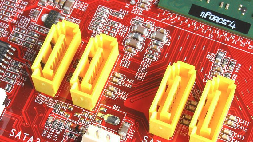 耳机|固态硬盘插主板哪个口？长什么样？