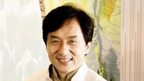 成龙：刚走红时报复性消费，一年吃饭就花1600万元