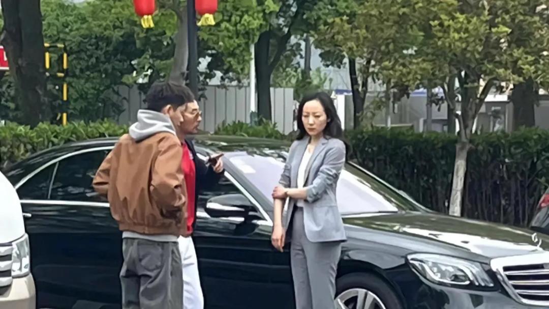美颜 离开美颜韩雪是真的显老了，皮肤松弛憔悴，跟平常大妈一样真实！
