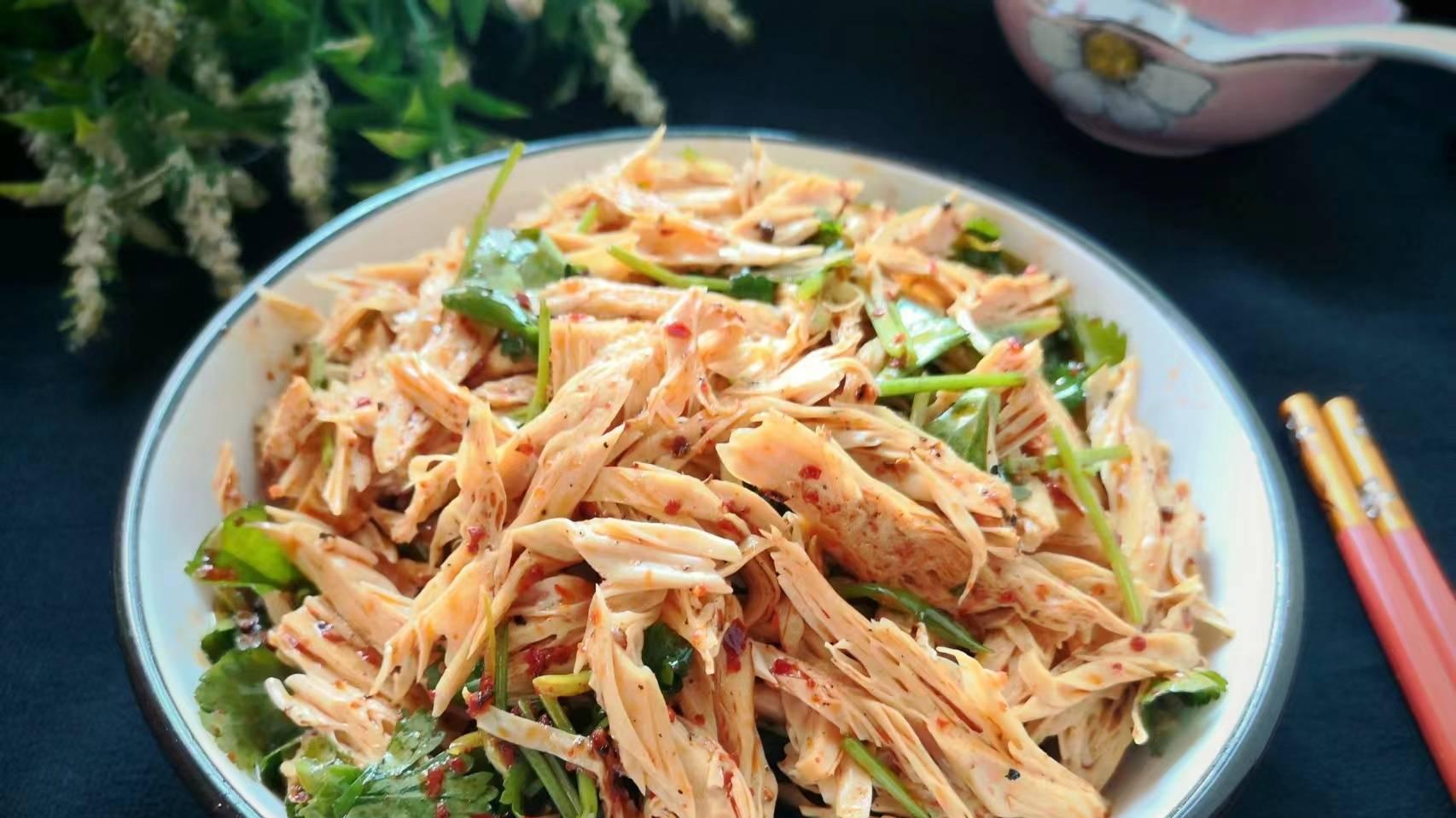 腐竹|秋天宁可不吃肉，也要多吃这道菜，孩子吃了既能补钙又能长个子！