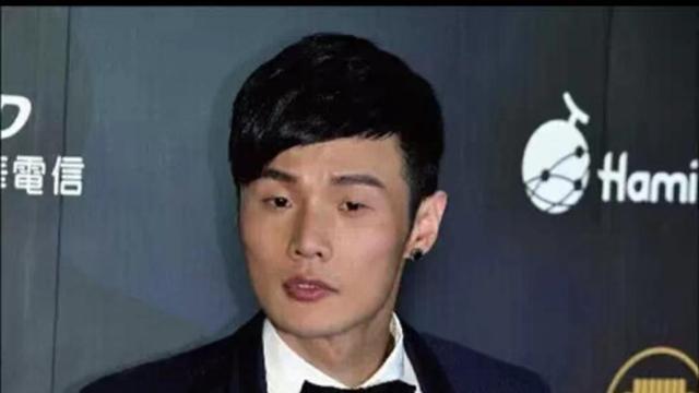 李荣浩|“歌坛混子”李荣浩，终究为自己的“不可一世”付出了代价