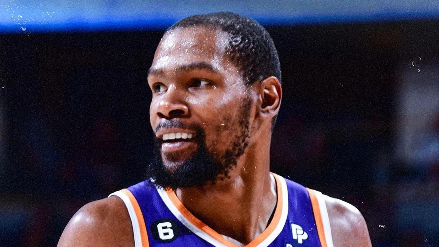 美媒列出NBA历史上收入最高的20名小前锋，詹姆斯第一，杜兰特第二
