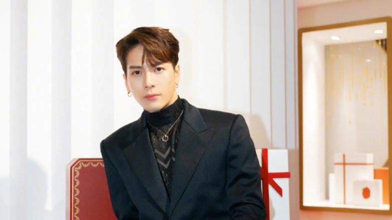 王嘉尔|王嘉尔不仅有英俊帅气的外表，还有出色的业务能力