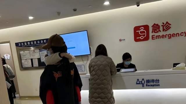 杨颖疯马秀风波后太唏嘘，前任人生幸福，自己憔悴带娃看病！