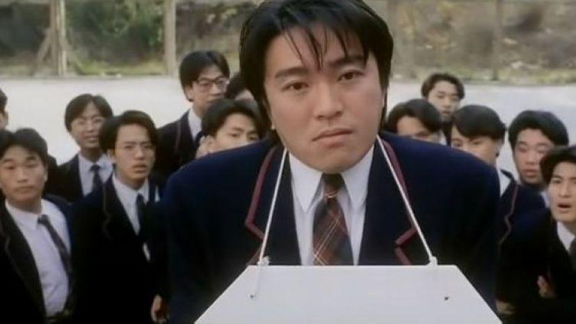 电影|周星驰在电影《逃学威龙》中为陈嘉上演一段“逃学”