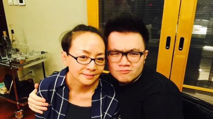 宋丹丹|王博谷：嫁小7岁巴图生2子，拿下婆婆宋丹丹，风光背后也有辛酸！