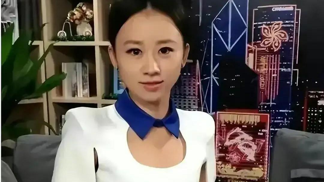 纪英男|22岁美女主持做高官情妇，四年花掉上千万，索婚不成曝光亲密照！