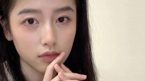 眉粉 如果你想要更开朗活泼的感觉，可以把眉峰向上提高一点。|壹汐研