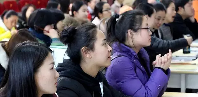 快递员|都不要我, 北京大学文科博士求职四处碰壁, 中学当老师都不被待见