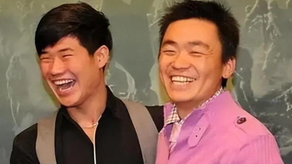 嘎子直播怒斥王宝强忘恩负义：八角笼中20亿票房，有我一半功劳！