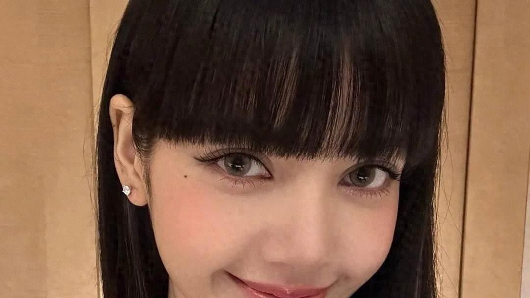 一个下三烂的戏子，被某些内娱人捧成了偶像，如今连遮羞布都不要了