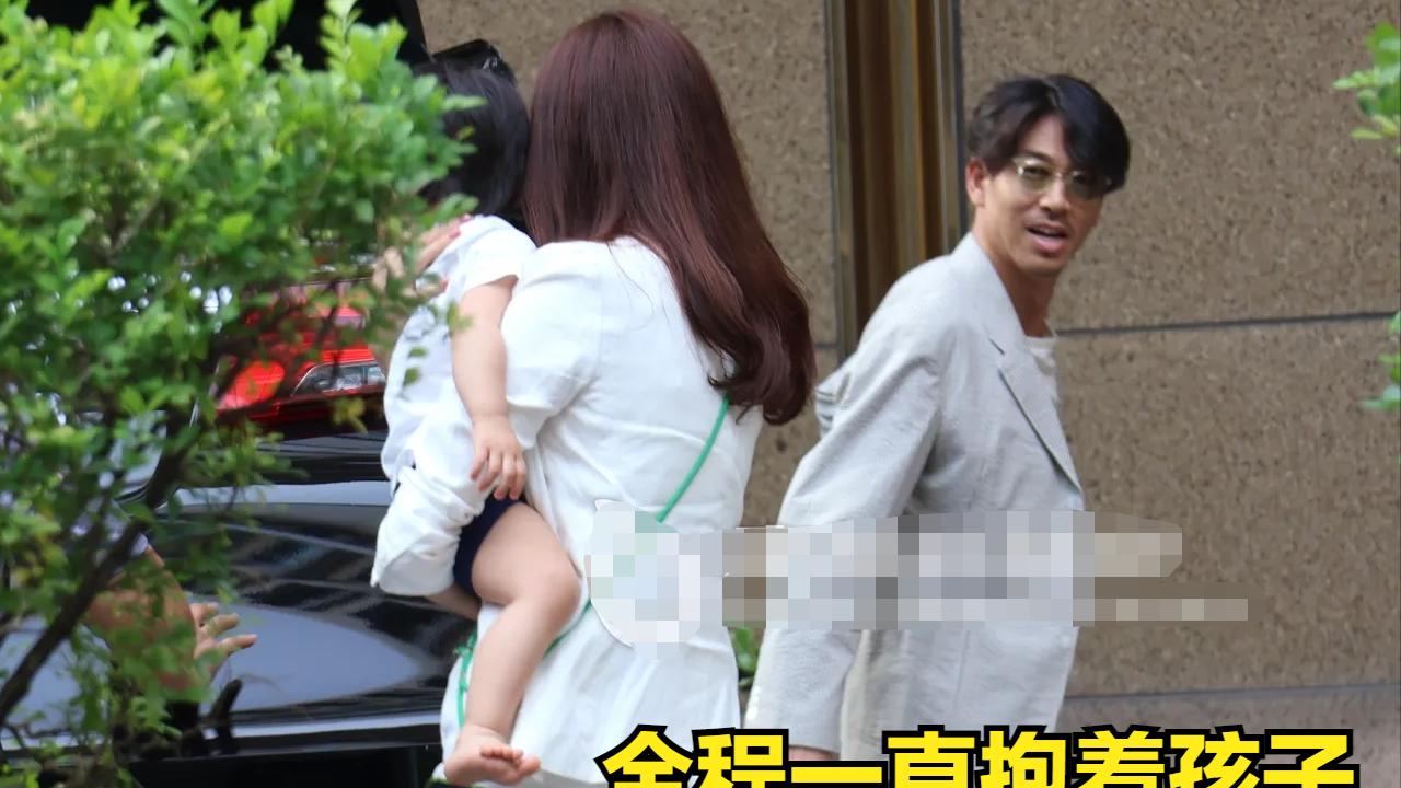 林志玲|林志玲携全家罕现身！瘦得惊人腿上淤青瞩目，1岁儿子首露面