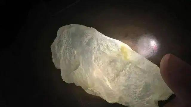 雕刻|全脱沙的大马坎水石，巧雕自在观音题材！